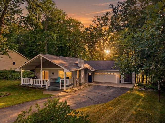 8385 Alberta Street, Canadian Lakes, MI 49346