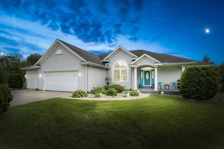 17883 Paradise Lake, Vandalia, MI 49095