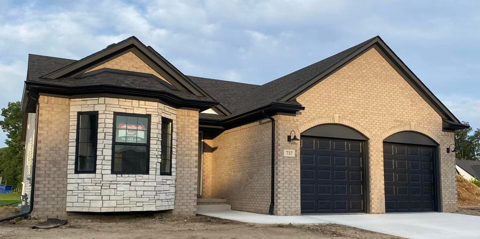 737 Britt CIrcle Drive 11, Dundee, MI 48131