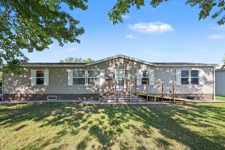 8691 S Elm Avenue, Newaygo, MI 49337