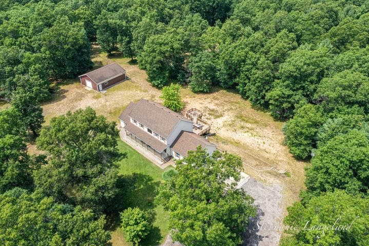 1083 W Holton Whitehall Road, Whitehall, MI 49461