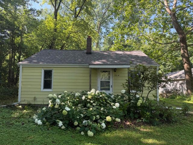 2264 White Street, Niles, MI 49120