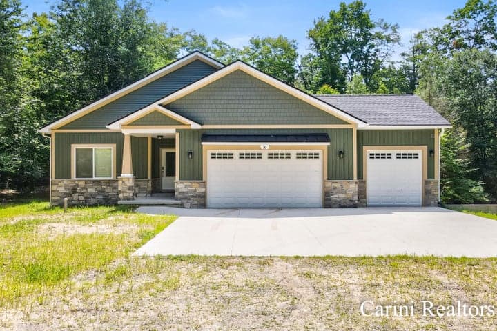 10 Morton Trail, Montague, MI 49437