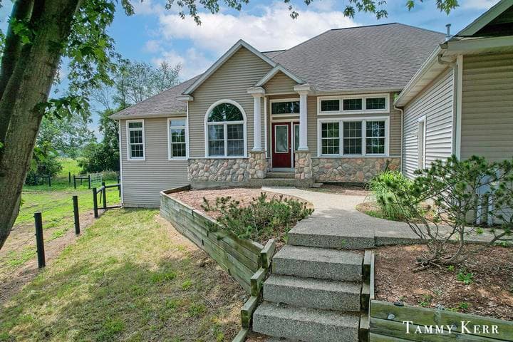 6220 146th Avenue, Holland, MI 49423