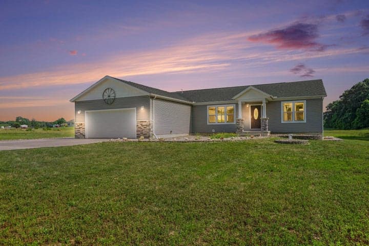 3170 Pine Lake Street, Niles, MI 49120