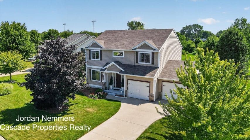 9600 Scotsmoor Drive SE, Caledonia, MI 49316