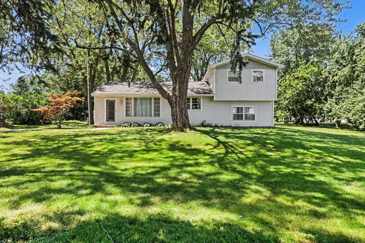 2463 Kinney Avenue NW, Grand Rapids, MI 49534