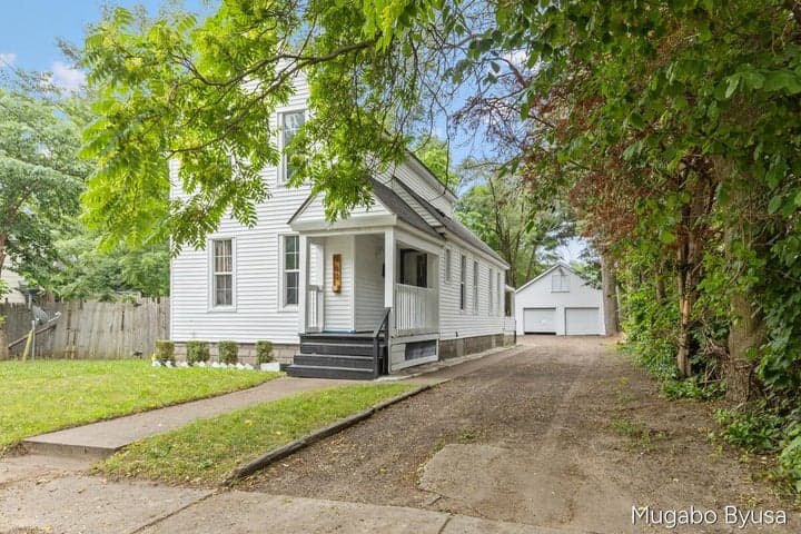 960 Temple Street SE, Grand Rapids, MI 49507