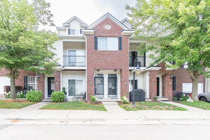 229 Scio Village Court, Ann Arbor, MI 48103