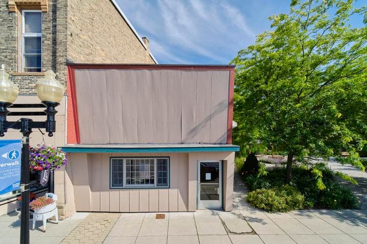 323 River Street, Manistee, MI 49660