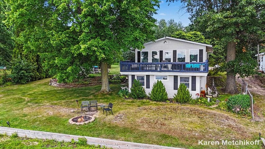 4991 Lakeview Drive, Coral, MI 49322