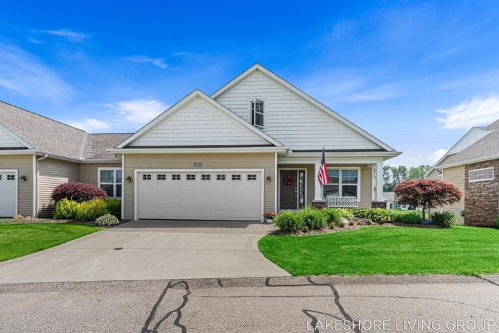 11565 S Lake Drive 174, Holland, MI 49424