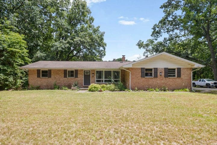 2135 S 13th Street, Niles, MI 49120