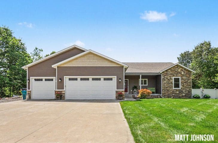 5589 Heritage Drive, Whitehall, MI 49461