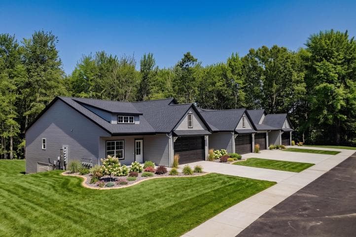 17426 Ridge Avenue, Ferrysburg, MI 49409