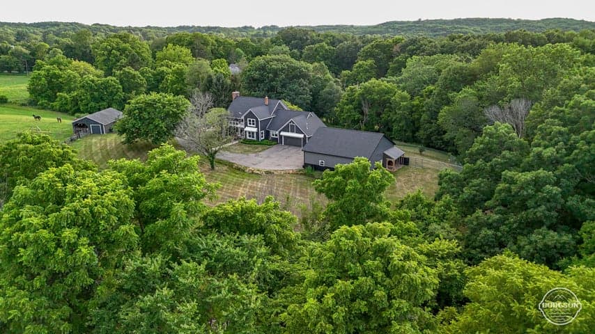 2714 Snow Avenue SE, Lowell, MI 49331