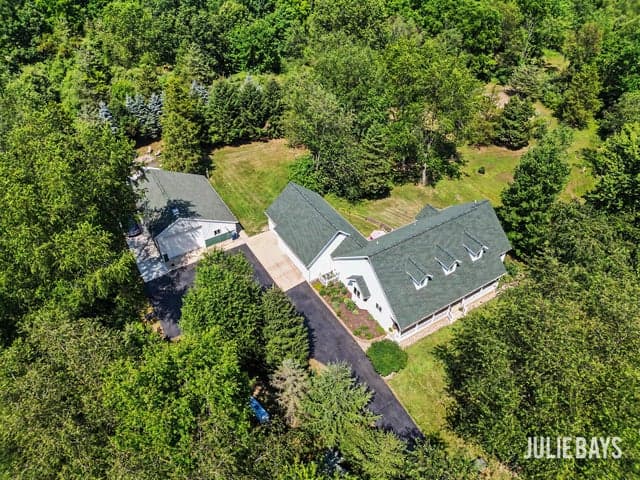 6202 Black Creek Drive, Middleville, MI 49333