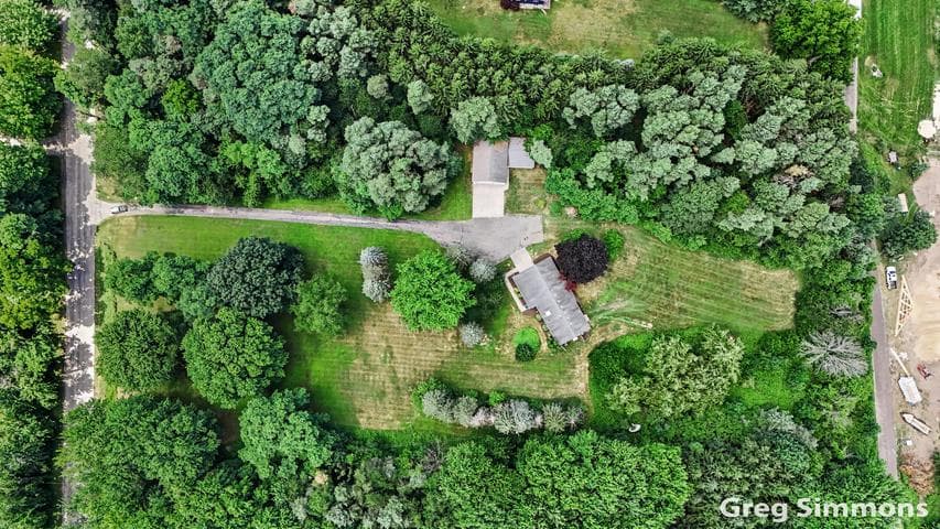 1079 Rector Street NE, Sparta, MI 49345