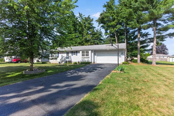 10224 Mizzen Lane, Pleasant Lake, MI 49272