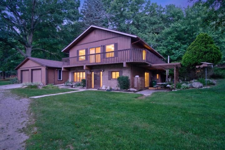 1611 S Williamston Road, Dansville, MI 48819