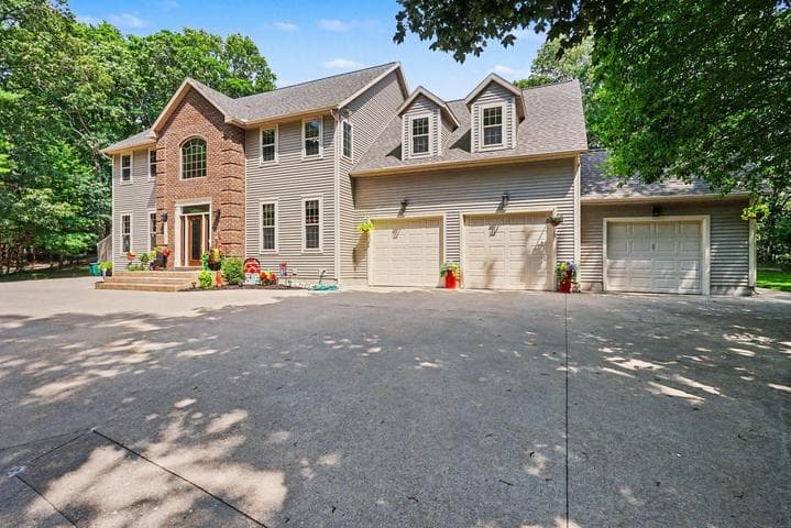 2081 Forest View Drive, Norton Shores, MI 49441