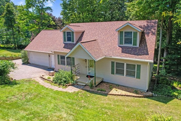 11176 Mcgregor, Pinckney, MI 48169