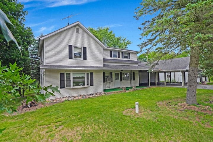 7017 Twin Lakes Avenue, Marion, MI 49665