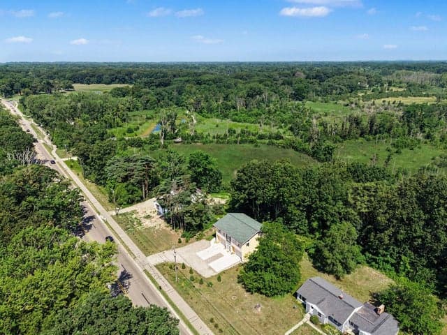737 Ottawa Beach Road, Holland, MI 49424
