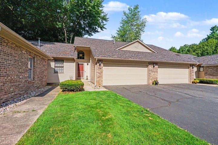 114 Sandy Point Drive 14, Holland, MI 49424
