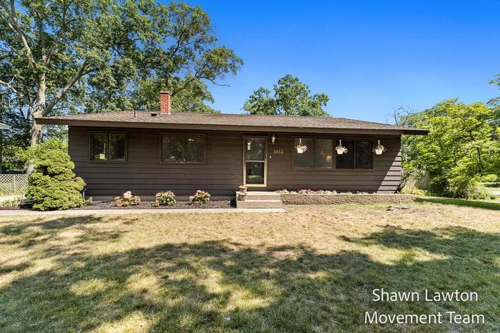 1832 Southwood Avenue, Norton Shores, MI 49441