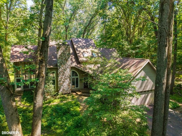2705 W Glenlord Road, Stevensville, MI 49127