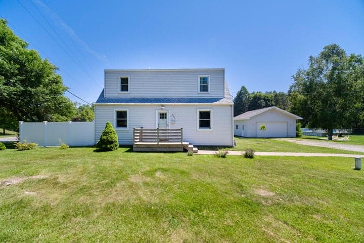 2631 Lakeshore Road, Manistee, MI 49660
