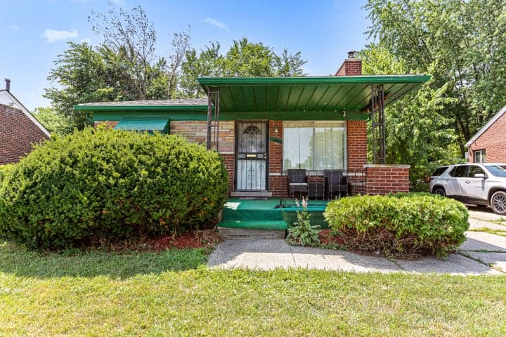 16460 E Eight Mile Road, Detroit, MI 48205