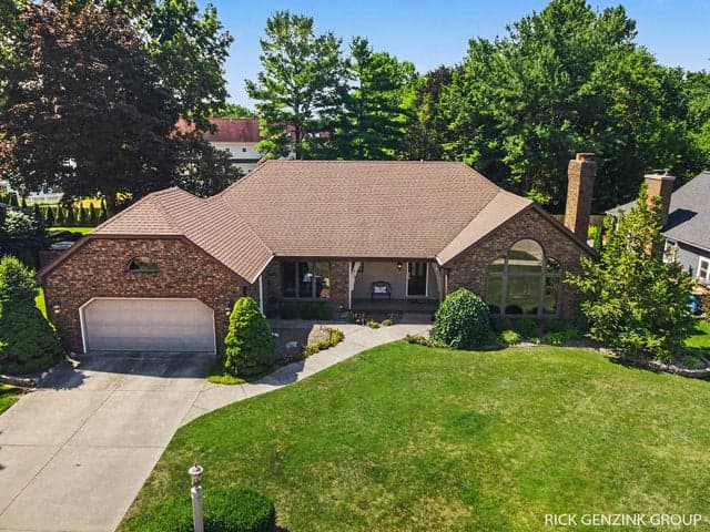 400 W 35th Street, Holland, MI 49423