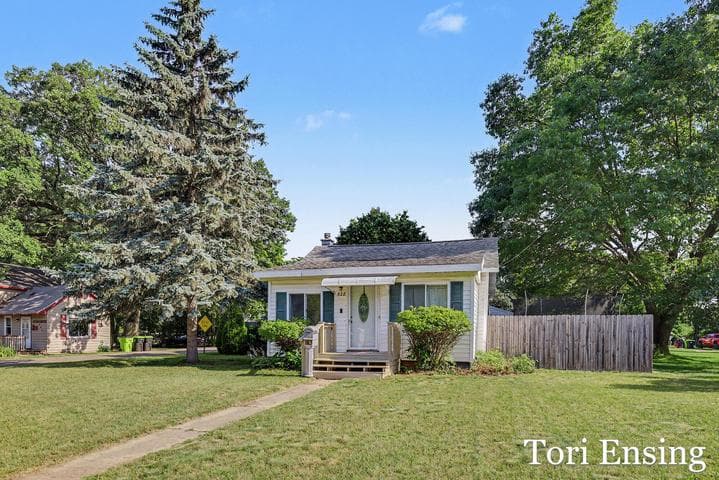 528 W Montcalm Street, Greenville, MI 48838
