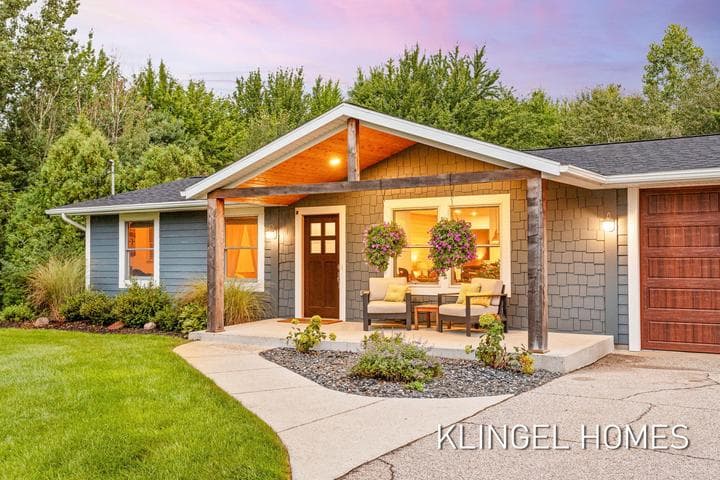 16165 148th Avenue, Spring Lake, MI 49456