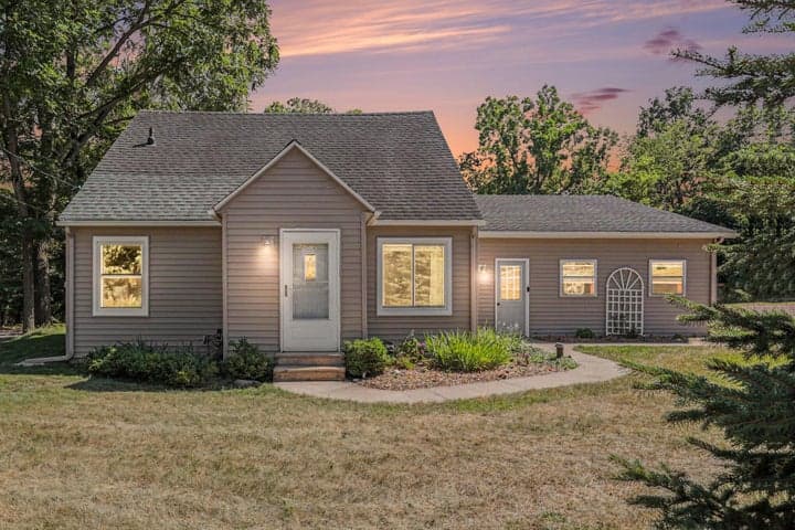 4094 Knapp Court NE, Grand Rapids, MI 49525