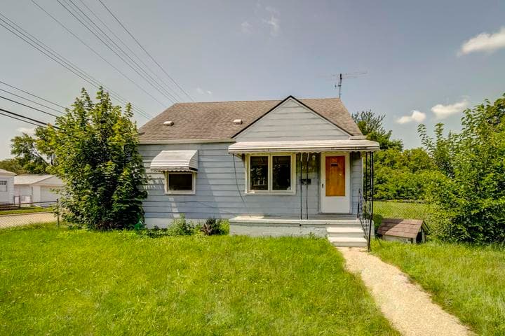 24501 Fern Avenue, Eastpointe, MI 48021