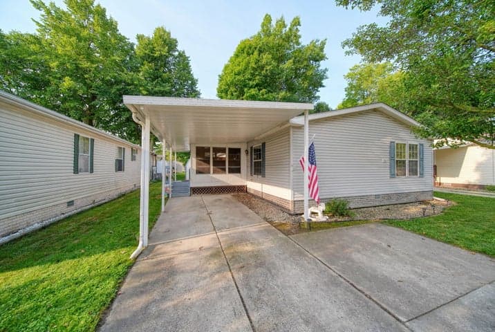 510 Missouri River Court, Adrian, MI 49221