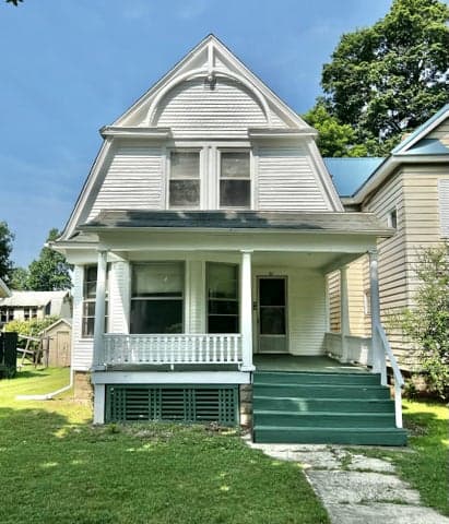 86 S Howell Street, Hillsdale, MI 49242