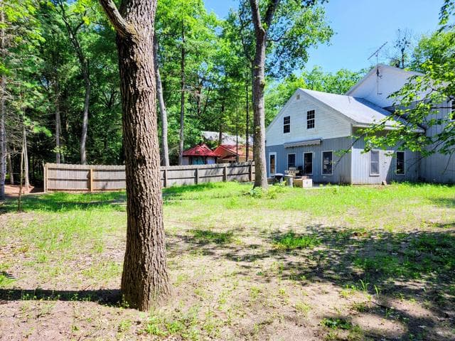 6395 S Lakeshore Drive, Pentwater, MI 49449