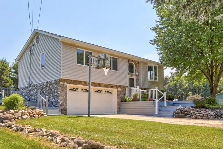 9280 Denton Hill Road, Fenton, MI 48430