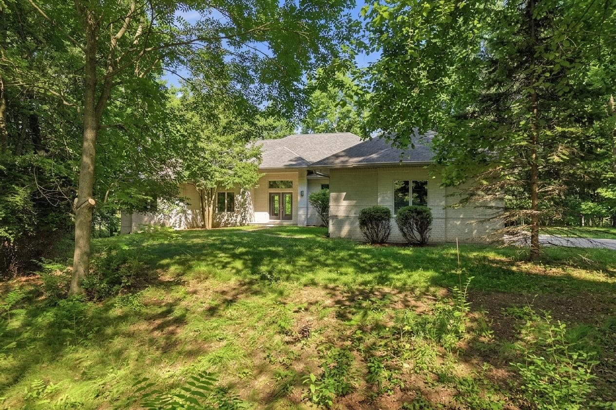7544 Lake Hollow Court, Dexter, MI 48130