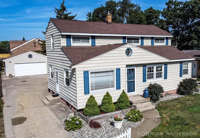 3551 Parkland Avenue SW, Wyoming, MI 49509