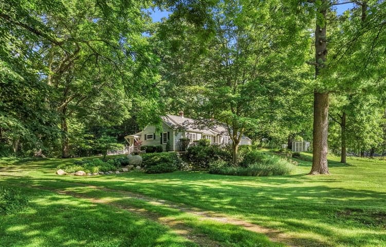 5515 Kaiser Road, Sawyer, MI 49125