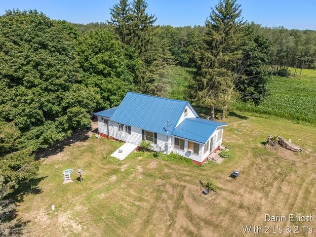3703 N Cedar Lake Road NE, Edmore, MI 48829