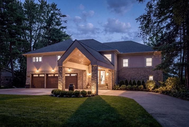 9233 Tan Bay Street, Commerce Twp, MI 48382