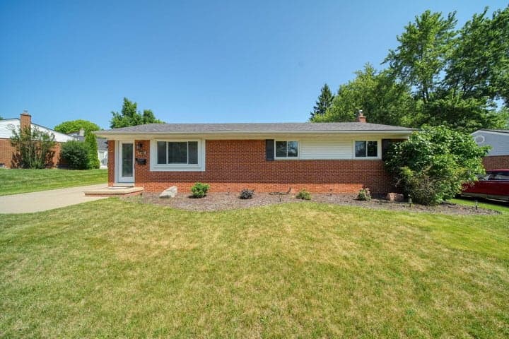 732 Bassett Drive, Saline, MI 48176