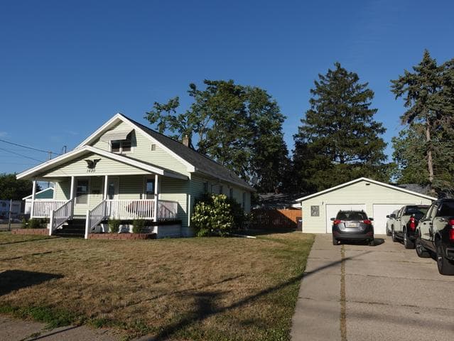 1620 Burlingame Avenue SW, Wyoming, MI 49509