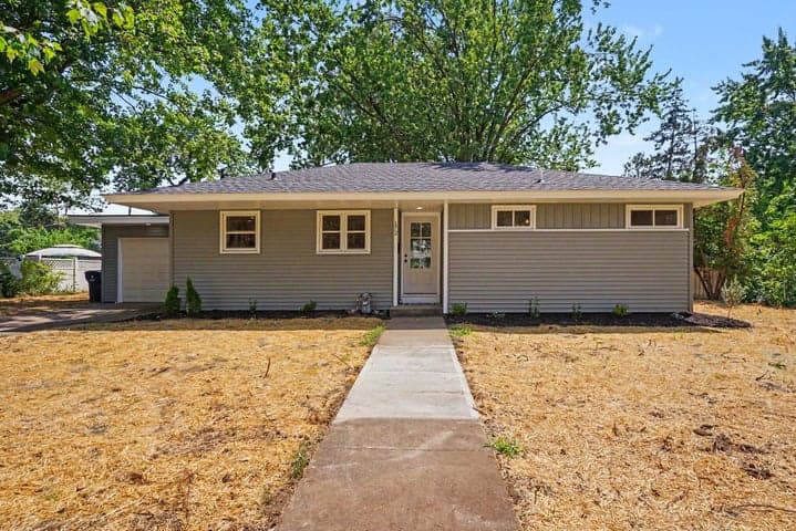 172 E 25th Street, Holland, MI 49423